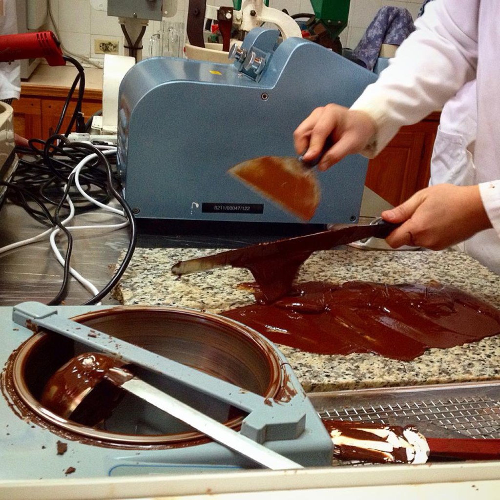 Tempering chocolate